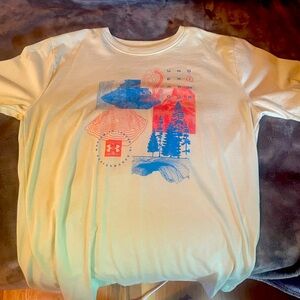 Under armour Large tea shirt
